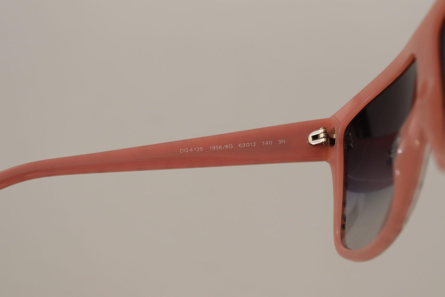 Lunettes de soleil élégantes à étoiles de style vintage Dolce & Gabbana