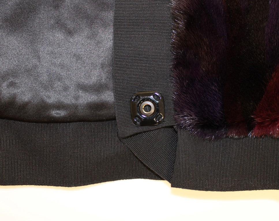 Écharpe en fourrure de vison violette exquise de Dolce & Gabbana