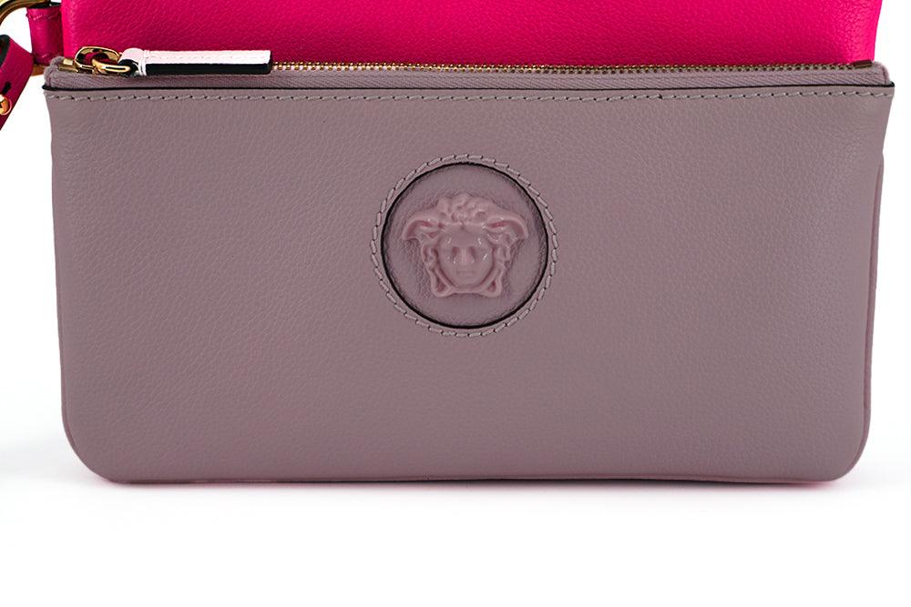 Pochette Versace en cuir de veau rose avec détails Medusa emblématiques