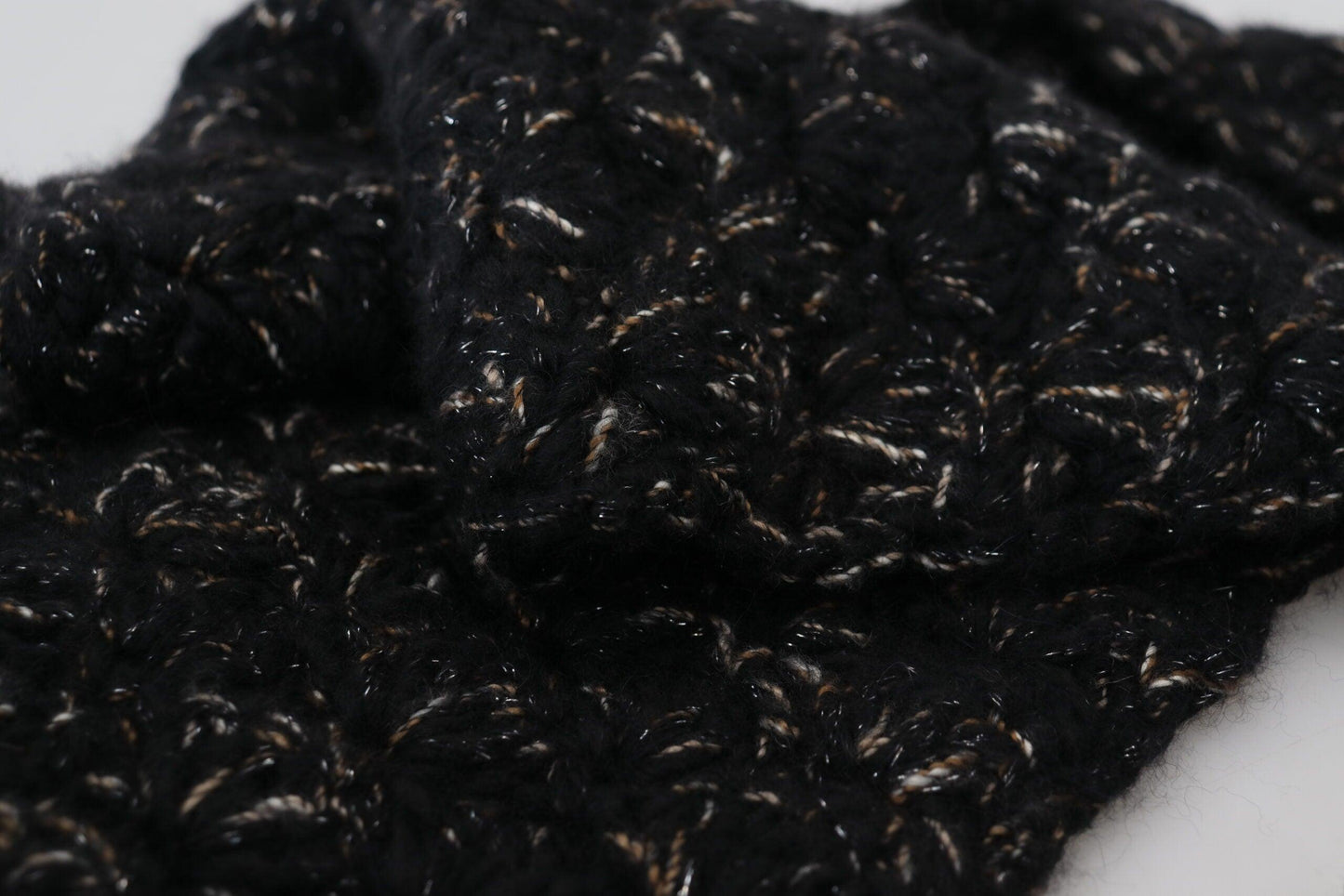 Écharpe noire élégante en laine vierge mélangée Dolce & Gabbana