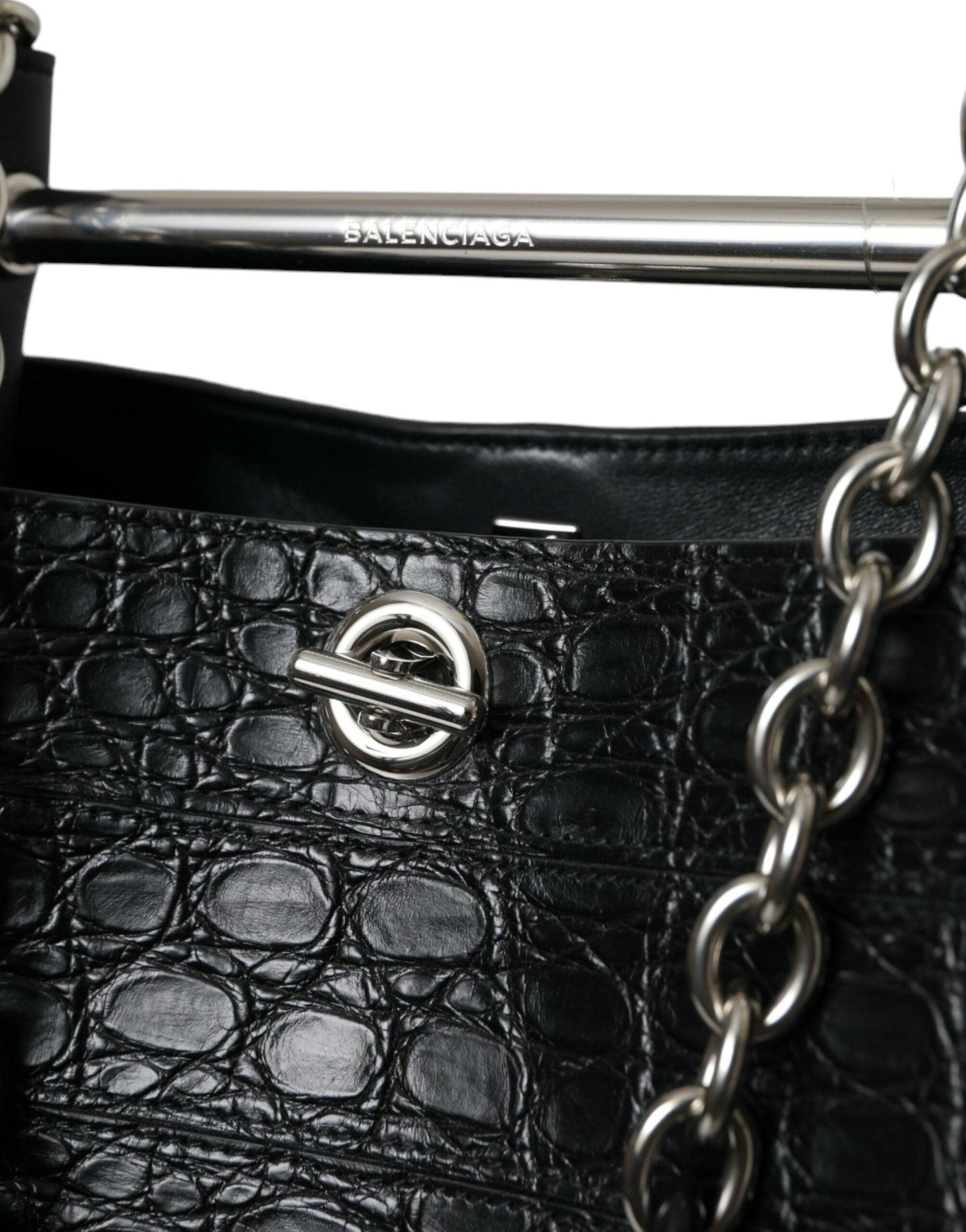 Sac seau maxi en cuir de crocodile noir Majestic de Balenciaga